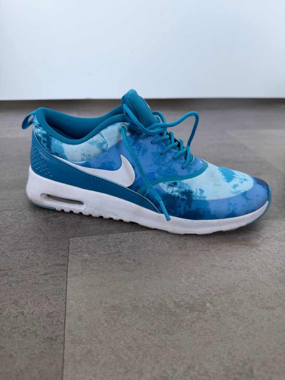 Nike Teal/Blue Athletic Trainer with White Swoosh